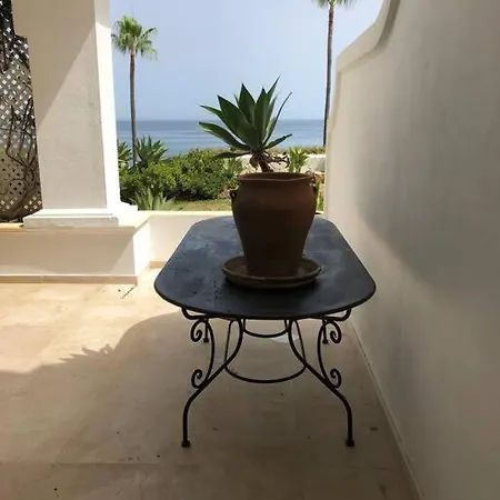 Apartment Gorgeous Beachfront With Stunning Sea Views & Garden