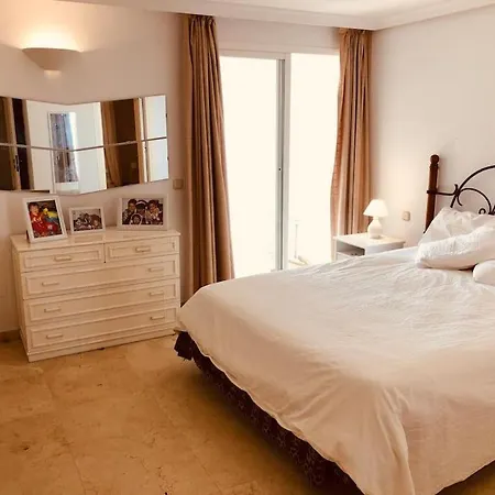 Gorgeous Beachfront With Stunning Sea Views & Garden
